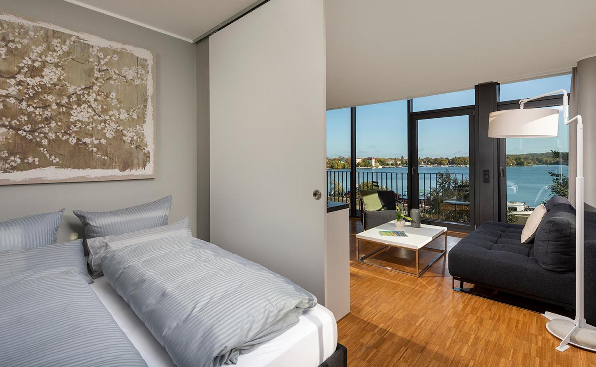 Corner Apartment with Lake View